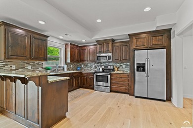 Welcome to this beautiful South facing 2 story with an open - photo 4