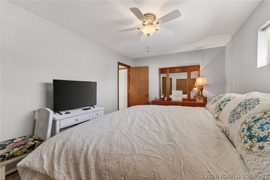 Top-floor living w/vaulted ceilings & unforgettable main channel - photo 14