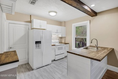 This enchanting bungalow balances the perfect combination of - photo 14