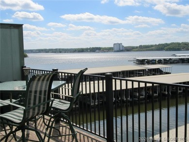 Top-floor living w/vaulted ceilings & unforgettable main channel - photo 17