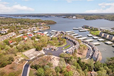 Top-floor living w/vaulted ceilings & unforgettable main channel - photo 30