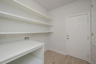 Need space and a great location at an affordable monthly - photo 34