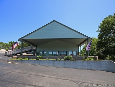 Top-floor living w/vaulted ceilings & unforgettable main channel - photo 38
