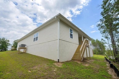 Need space and a great location at an affordable monthly - photo 38