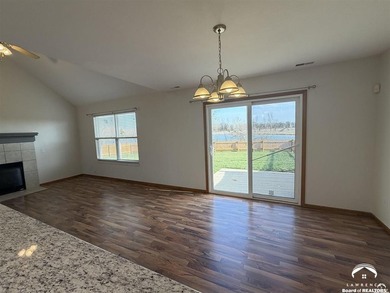 Price reduction on this beautiful townhouse. Recently updated - photo 7