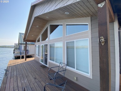 Lake Home For Sale in Portland, Oregon