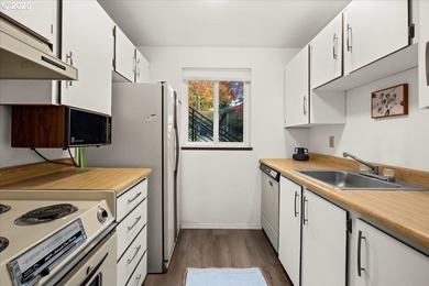 Seller to pay HOA's through July 2026! Lovingly updated condo - photo 10