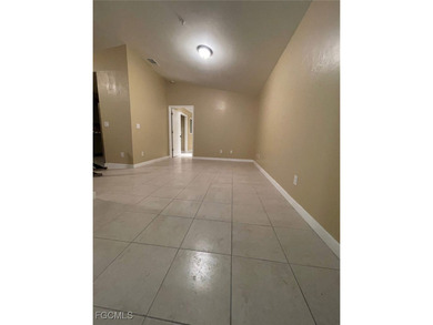 Spacious Income-Producing Quadruplex! This impressive property - photo 15