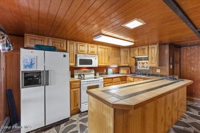 With 90 feet of private lake frontage and your own private dock - photo 6