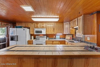 With 90 feet of private lake frontage and your own private dock - photo 7