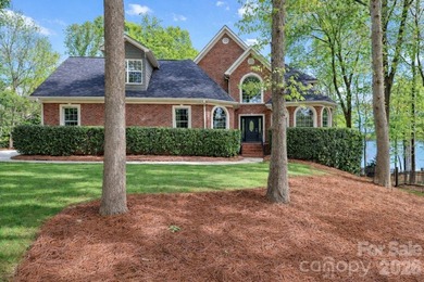 Experience exceptional Lake Norman waterfront living in this - photo 5