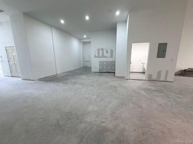 Prime location, don't not miss! Great location at downtown - photo 6