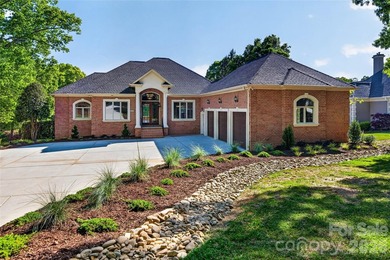 REFINED WATERFRONT LIVING AT IT'S BEST! Meticulously renovated - photo 3