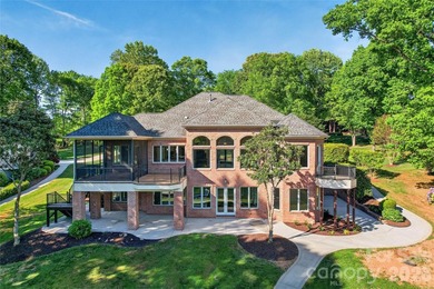 REFINED WATERFRONT LIVING AT IT'S BEST! Meticulously renovated - photo 5