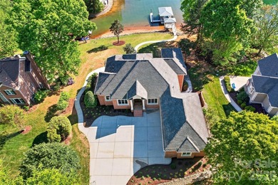 REFINED WATERFRONT LIVING AT IT'S BEST! Meticulously renovated - photo 10