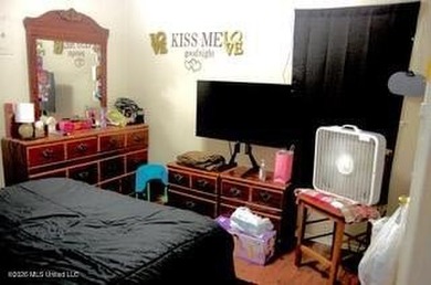 Great First time Home Buyer or Investor looking for a ready made - photo 11