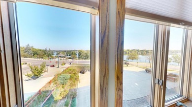 Step into this beautifully updated 2 bedroom, 2 bath condo that - photo 13