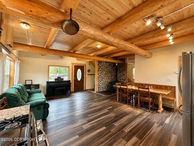 Custom built EFFICIENT Alaskan home with space for everyone! - photo 8