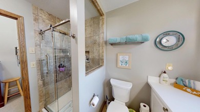 Step into this beautifully updated 2 bedroom, 2 bath condo that - photo 19