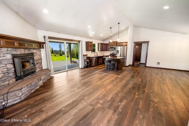 This beautiful single-level home sits on the Priest Lake Golf - photo 22
