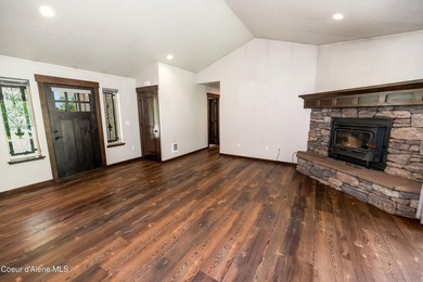 This beautiful single-level home sits on the Priest Lake Golf - photo 23