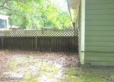 Great First time Home Buyer or Investor looking for a ready made - photo 23
