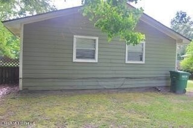 Great First time Home Buyer or Investor looking for a ready made - photo 24
