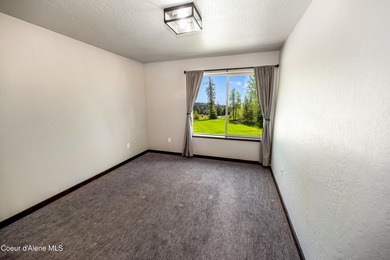 This beautiful single-level home sits on the Priest Lake Golf - photo 29