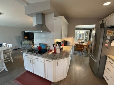 This well cared for 2-bedroom, 2-bathroom Palm Harbor home is - photo 11