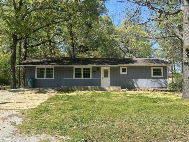 Lake Home For Sale in Bull Shoals, Missouri