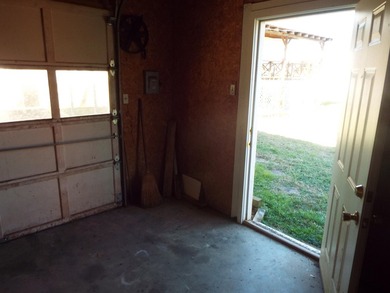This charming ranch sits on level lot with upgraded appliances - photo 24
