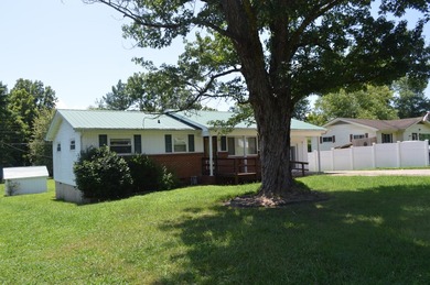 This charming ranch sits on level lot with upgraded appliances - photo 27
