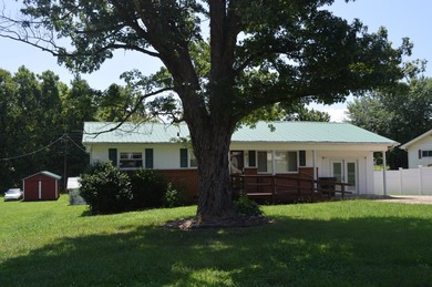This charming ranch sits on level lot with upgraded appliances - photo 28