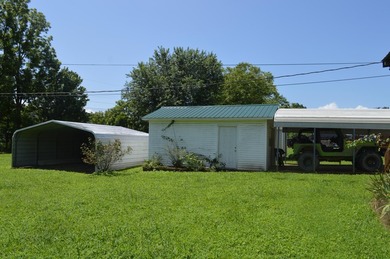 This charming ranch sits on level lot with upgraded appliances - photo 29