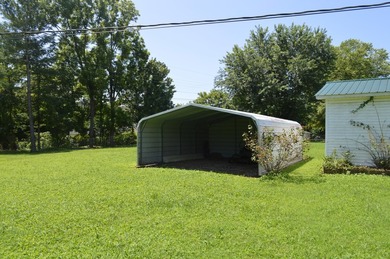 This charming ranch sits on level lot with upgraded appliances - photo 30