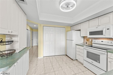 Very Large Condo w/Great Floor Plan - Largest Unit In Complex * - photo 16