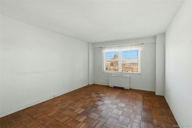Welcome to the sought after Continental Residence and this well - photo 20