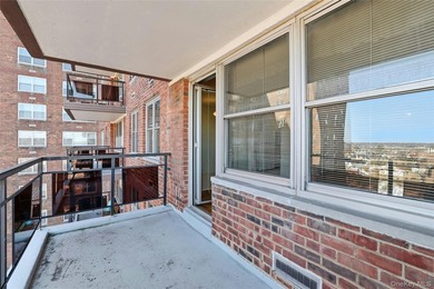 Welcome to the sought after Continental Residence and this well - photo 26