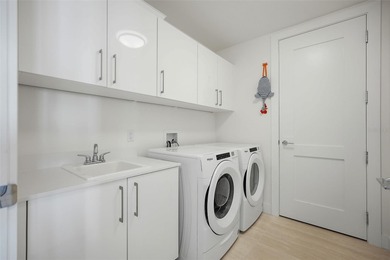 Luxurious condominium at 301 1ST ST S UNIT 2305, Saint