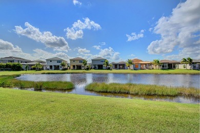 Beautiful Annabelle Model with Pool & Spa on a Spectacular - photo 43
