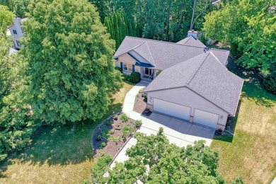 Move right into this updated 4 bedroom 3 full bath ranch with - photo 3
