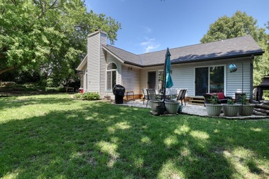Move right into this updated 4 bedroom 3 full bath ranch with - photo 9