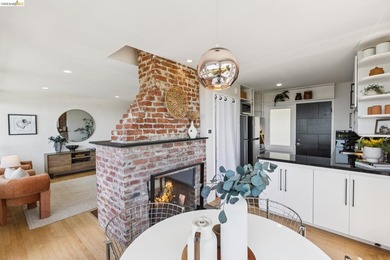 Prepare to be captivated by this rare, freestanding mid-century - photo 17