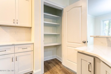 Beautiful, new custom-built home in the desirable, gated - photo 22