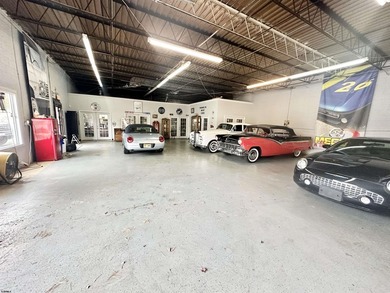 ************************** TREMENDOUS COMMERCIAL PROPERTY ON - photo 3
