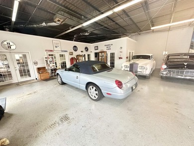 ************************** TREMENDOUS COMMERCIAL PROPERTY ON - photo 7