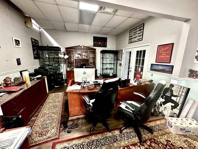 ************************** TREMENDOUS COMMERCIAL PROPERTY ON - photo 9