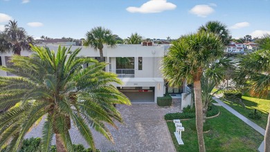 Boater's Paradise...Sophisticated Townhouse with breathtaking - photo 4