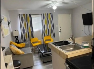 Prime 33-Unit Apartment Complex in Coastal Corpus Christi - High