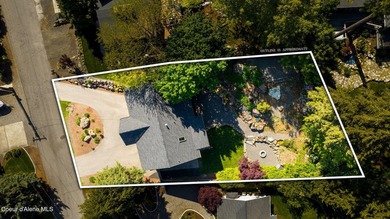 Welcome to The Tree House at Avondale Lane, a one-of-a-kind - photo 3